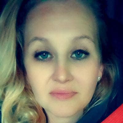 Professional Female seeks a small or large room Main Photo