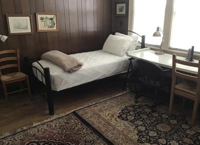 Large, quiet furnished bedroom $900 Aug 11 availa. Main Photo
