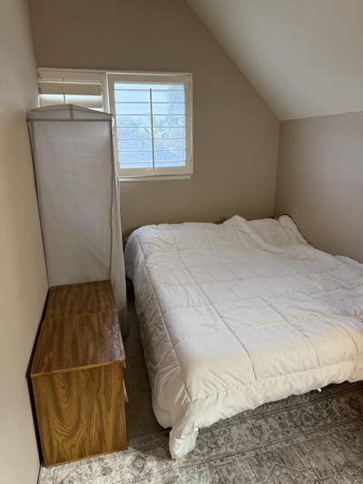  Furnished upstairs bedroom - Main Photo
