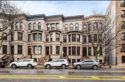 Just renovated townhouse, 10 rooms for rent ! Main Photo