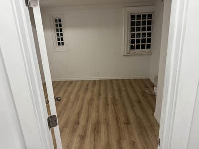 Spacious room available Main Photo