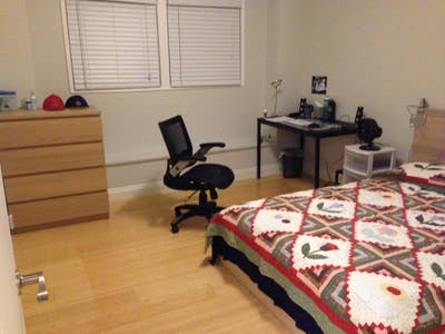 $850 / 4br - 1500ft- $850 One master bedroom  Main Photo