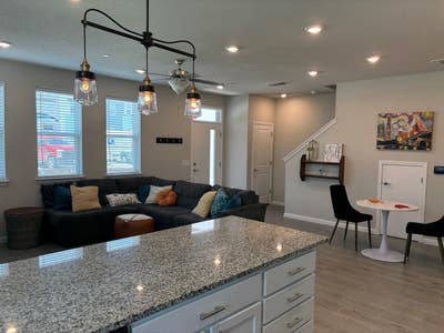 Housemate = Home Share  Main Photo