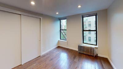 Studio in East Village on a flexible lease Main Photo