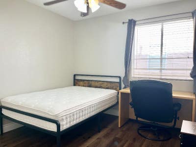 Private Room in Southwest of Vegas_$mo Main Photo