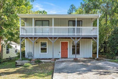 Private 1 Bed 1 Bath Duplex Unit | All Utilities  Main Photo