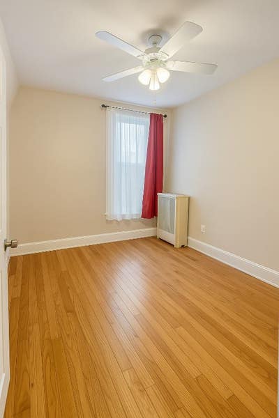 Spacious Room in Parkview! Main Photo