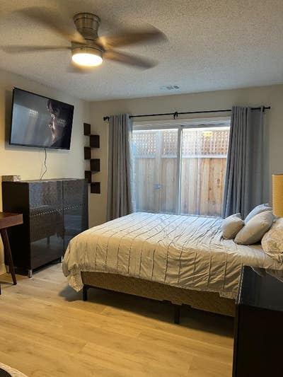 Furnished Room with Private Entrance  Main Photo