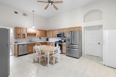  Affordable Rooms in Orlando! ðŸ›ï¸ Clean, Modern &  Main Photo
