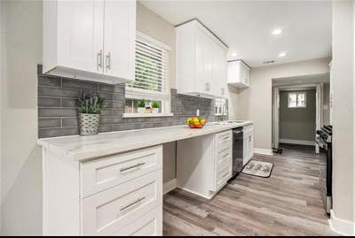 Beautiful & modern Houston House with Dining area Main Photo