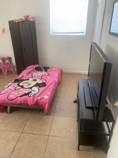 Room for Rent  Main Photo