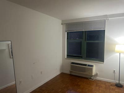 Room in Paulus Hook w/ private bathroom Main Photo