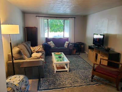 Looking for Roommate in Deerhurst Area Main Photo