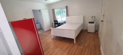 Large Studio in Ktown. Furnished, utilities includ Main Photo