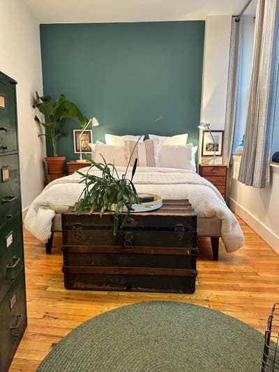 Turnkey living in iconic downtown building  Main Photo