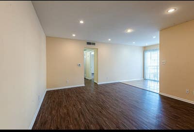 Private Room for Rent in Burbank (Females only) Main Photo