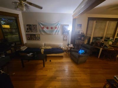 Room Available in North Center ― $910 + Utilities Main Photo
