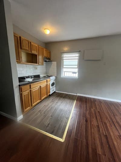 Beautiful Studio Apartment in East Orange!  Main Photo