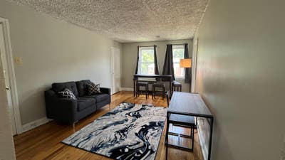 Forest Park Apartment with Living room. Comfy & mo Main Photo