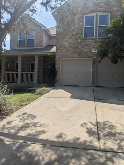 2 full bedrooms and 1 full bathroom available Main Photo