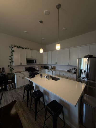 Room for Rent ― Clean, Quiet, and Move In Ready! Main Photo