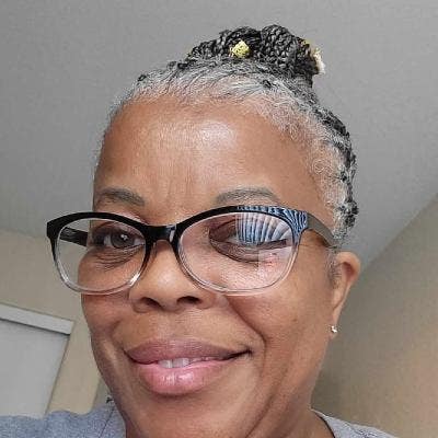 Professional Female seeks a small or large room Main Photo