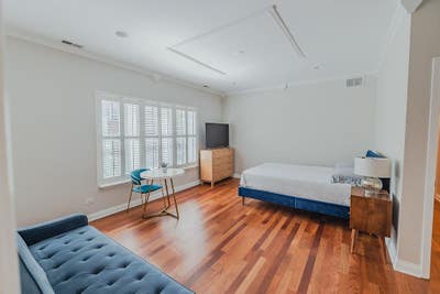 Furnished Logan Sq. Primary, Private Bath Main Photo