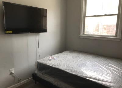 Journal Square Sip Ave Commuters Dream Room Main Photo