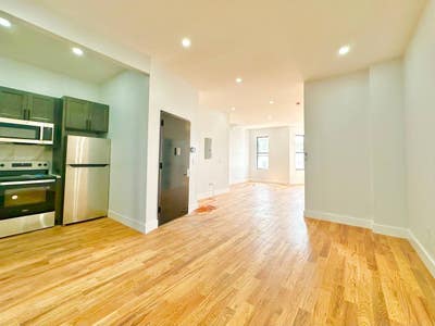 Once in a lifetime roomshare in Bushwick!! Main Photo