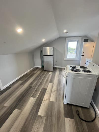 Beautiful Apartment At 216 Rhode Island Ave For On Main Photo