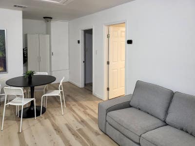Austin Duplex  Multiplex with Dining area. Comfy & Main Photo