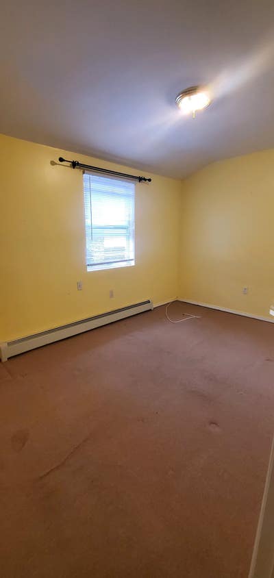 Available room. Female preferred.  Main Photo
