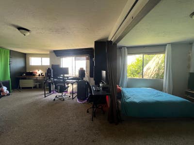 Huge Master Bedroom in 5000 sq ft Silverlake house Main Photo