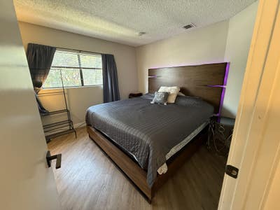 Furnished Room and Private Bath IN LA Main Photo
