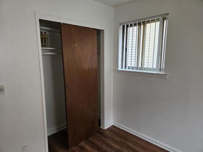 Beautiful  room  for rent .morris pk bronx Main Photo