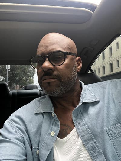 Professional Male seeks a small or large room Main Photo