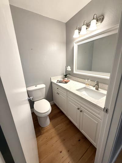 Clean and good vibes living space Main Photo