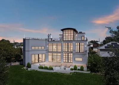 Luxury Property  Main Photo