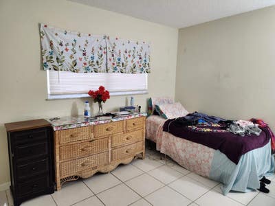 Nice Room Near Hollywood Beach Main Photo