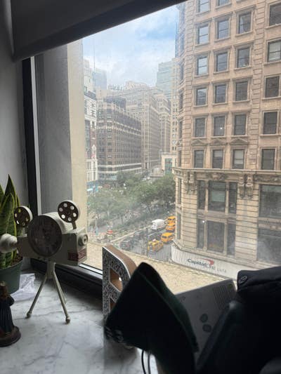 âœ¨Incredible deal in Midtown South âœ¨ Main Photo
