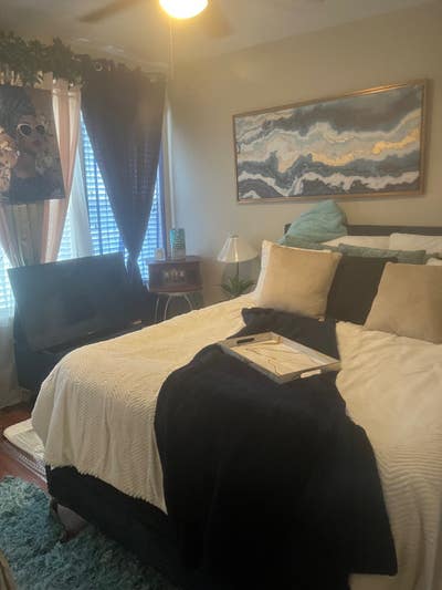 Looking for a housemate to share a house Main Photo