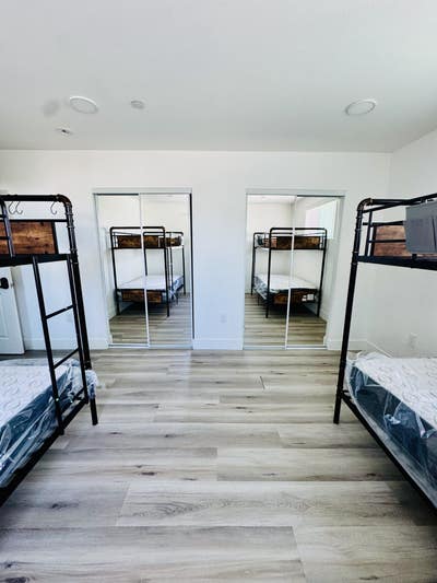 Shared room with private bathroom  Main Photo
