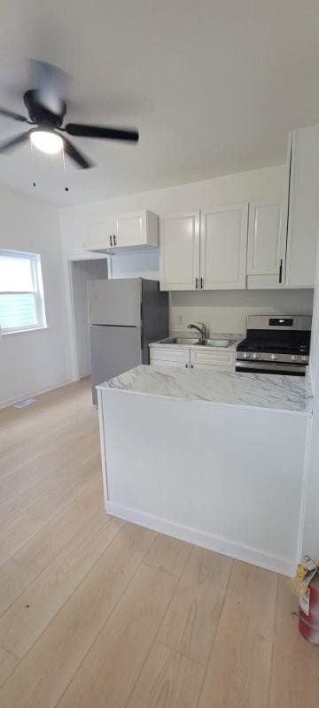 Charming 1 Bed Townhouseminutes from Five Points a Main Photo