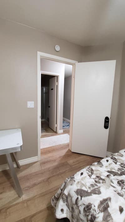  Feel At Home in Henderson: Queen Memory Foam, Des Main Photo