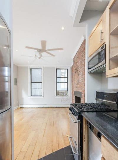 Beautifully Renovated Room For Rent  Main Photo