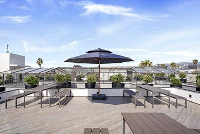 Welcome Home to Your Modern Studio in Hollywood Main Photo