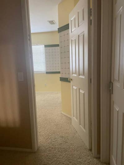 Private room with shared bathroom $650 room. Main Photo