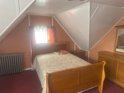 Cheap Weekly Rent Furnished Room Main Photo