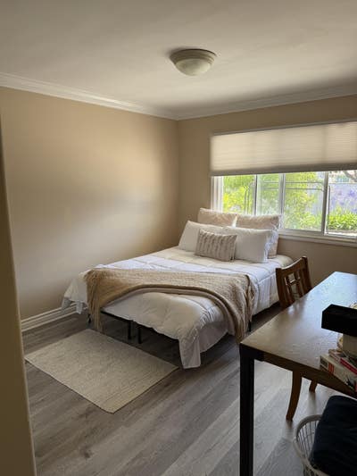 Cozy bedroom in luxurious, quiet neighborhood Main Photo