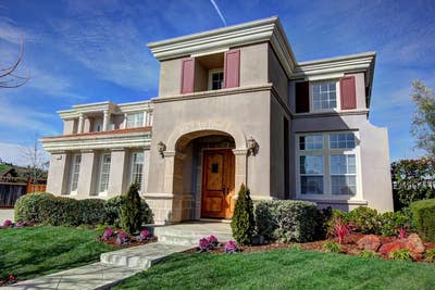 Executive Housing in San Jose Available Now! Main Photo